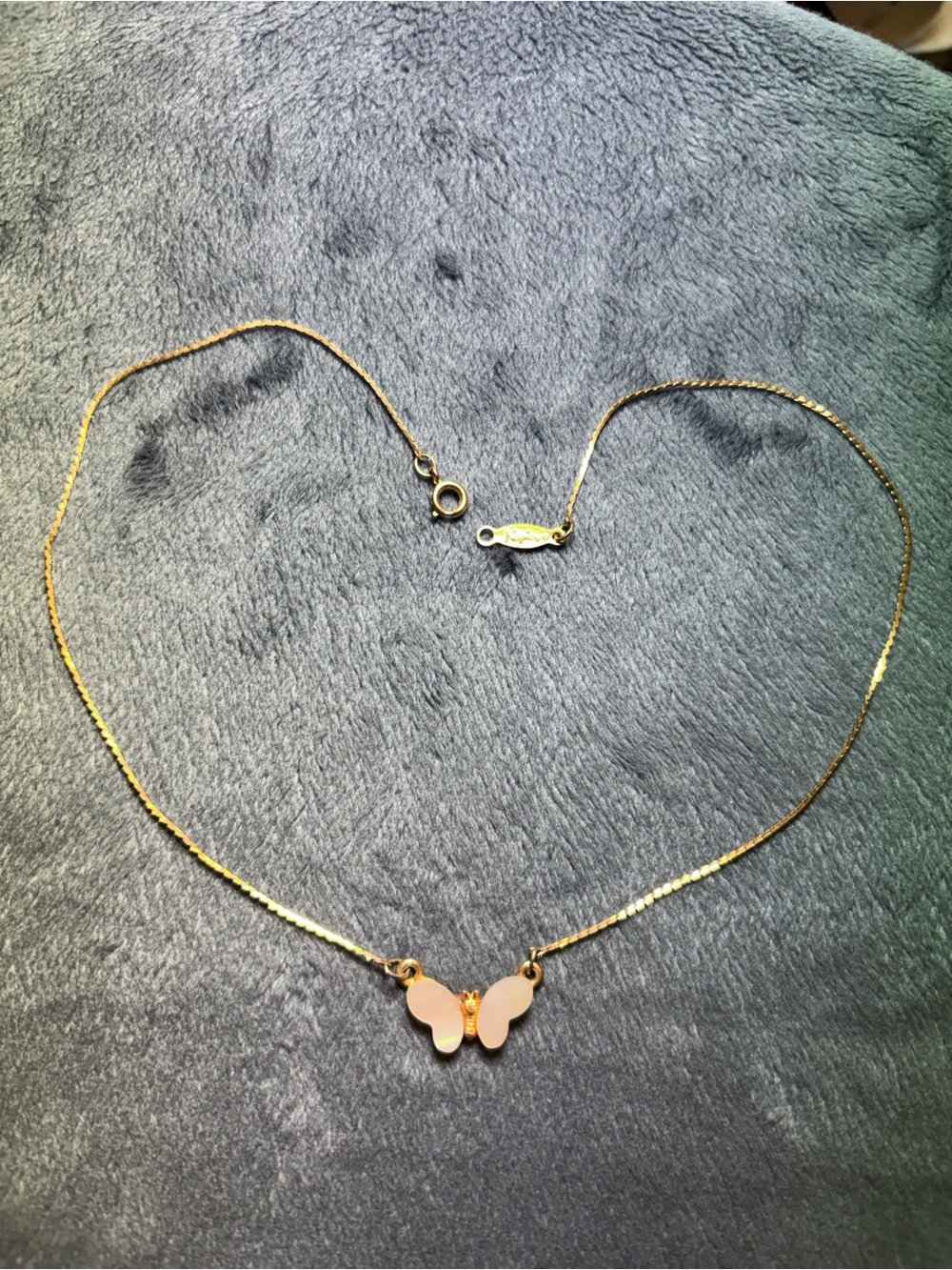 Vintage ‘70s signed Napier gold tone pearlized Butterfly necklace 16”